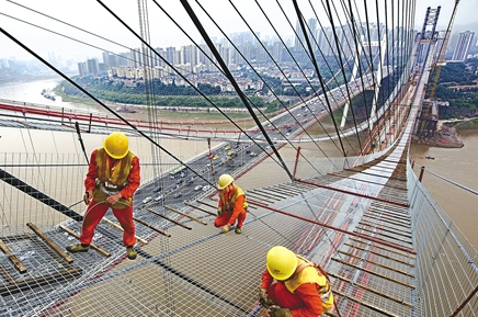 橋梁工程貓道搭建用卷?yè)P機牽引作業(yè)